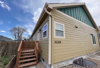 4520 Thompson Ct in Denver, CO - Building Photo - Building Photo