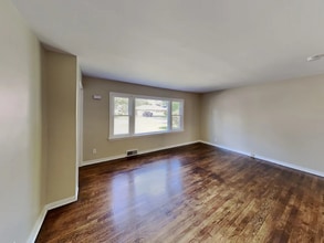 7932 Long Ave in Burbank, IL - Building Photo - Building Photo