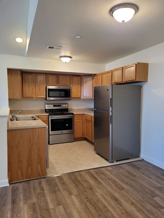 670 Bassett Dr in Chambersburg, PA - Building Photo - Building Photo