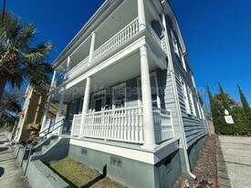 64 Columbus St in Charleston, SC - Building Photo