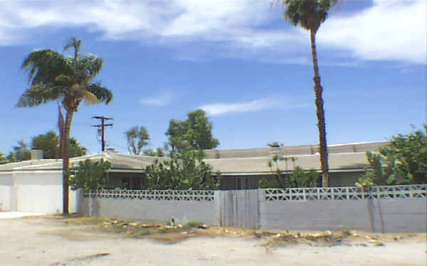 44457 San Rafael Ave in Palm Desert, CA - Foto de edificio - Building Photo