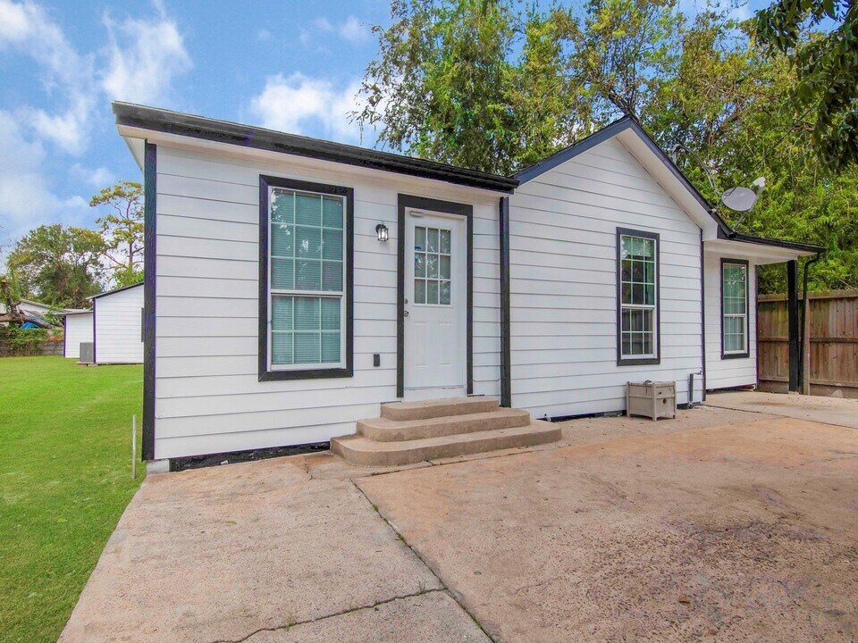 721 Doverside St in Houston, TX - Foto de edificio