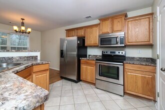 6795 White Walnut Way in Braselton, GA - Foto de edificio - Building Photo