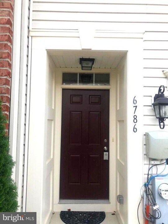 6786 Green Mill Way in Columbia, MD - Building Photo