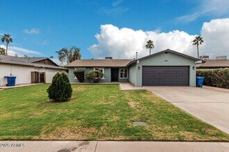 2411 E Alameda Dr in Tempe, AZ - Building Photo - Building Photo