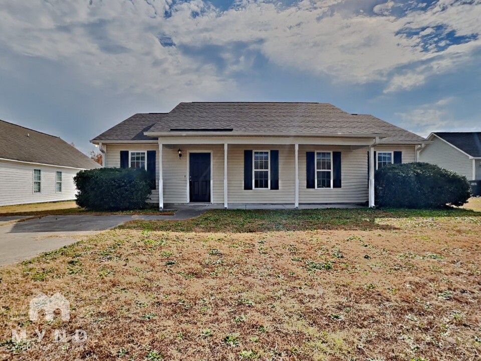 120 Deebeau Ln in Selma, NC - Building Photo