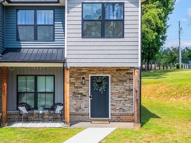 property at 186 Sunburst Villa Dr
