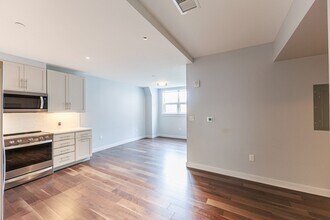 136 Babcock St in Brookline, MA - Building Photo - Building Photo