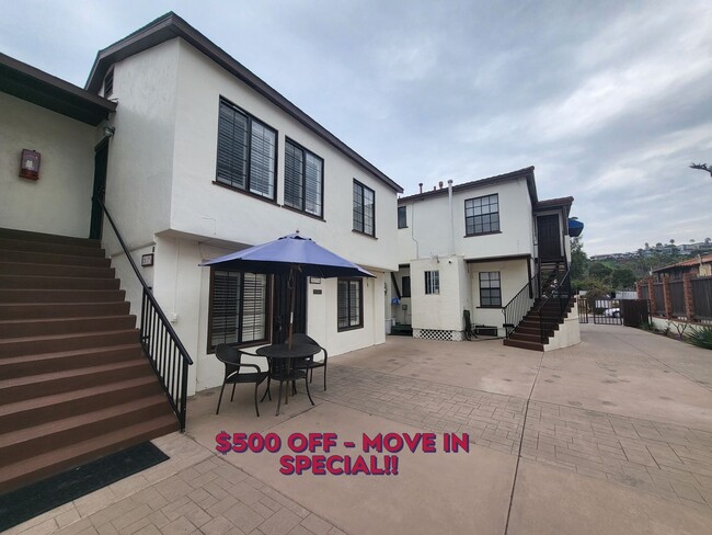 property at 2517 1/2 Congress St