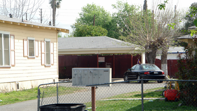 913 N Mountain View Ave in San Bernardino, CA - Building Photo - Building Photo