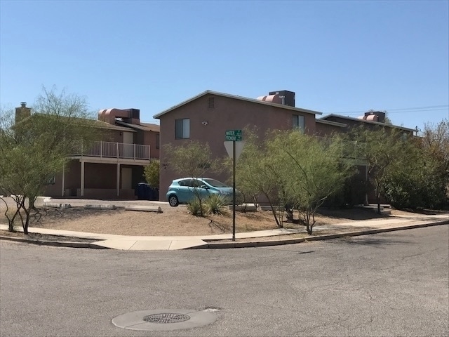 WATER & VINE STUDENT HOUSING in Tucson, AZ - Building Photo