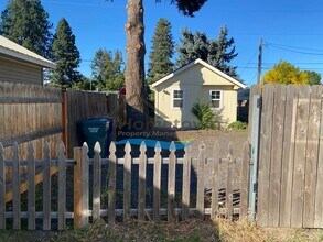 303 W Lacrosse Ave in Coeur d'Alene, ID - Building Photo - Building Photo