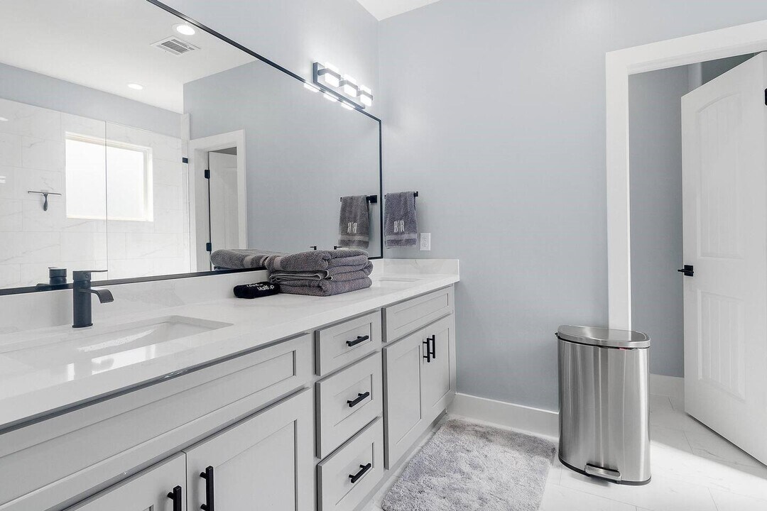 2007 Briley St in Houston, TX - Building Photo