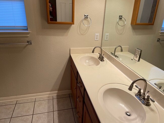 property at 43 Woodacre Dr