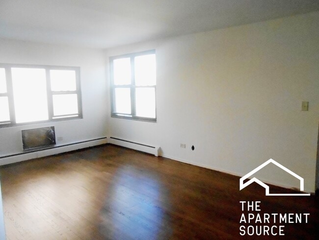 1644 W Sherwin Ave, Unit 2B in Chicago, IL - Building Photo - Building Photo