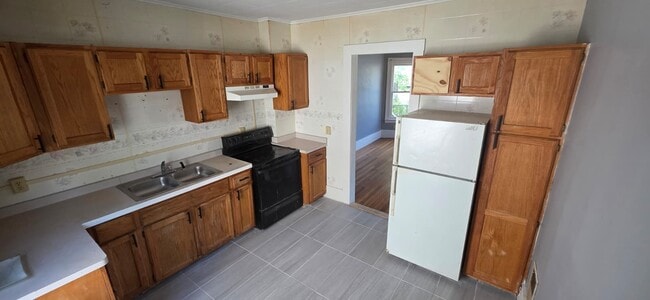 property at 1156 Dewey Ave