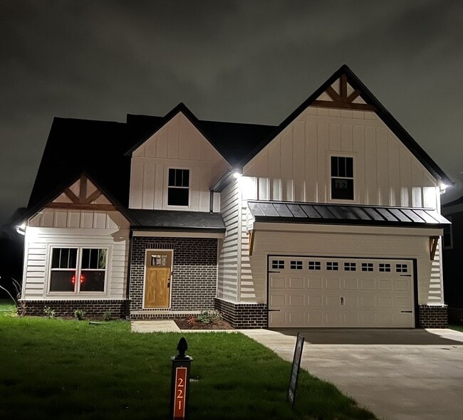 221 Bluebell Dr in Clarksville, TN - Building Photo - Building Photo