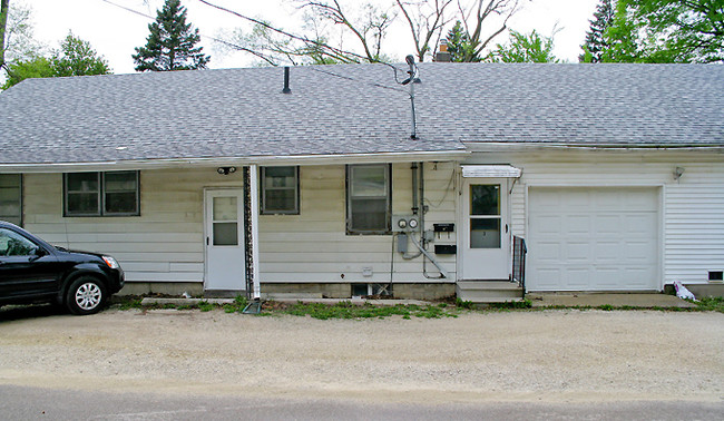 3 Unit Income Building in Dekalb, IL - Building Photo - Other