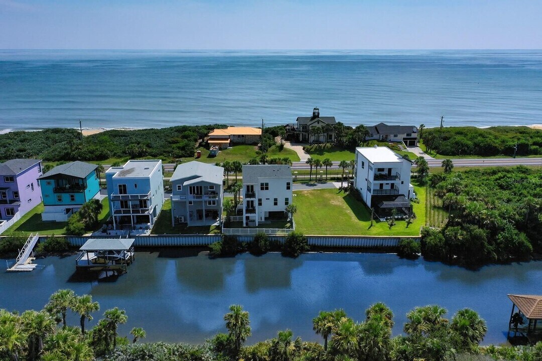 3538 N Ocean Shore Blvd in Palm Coast, FL - Foto de edificio