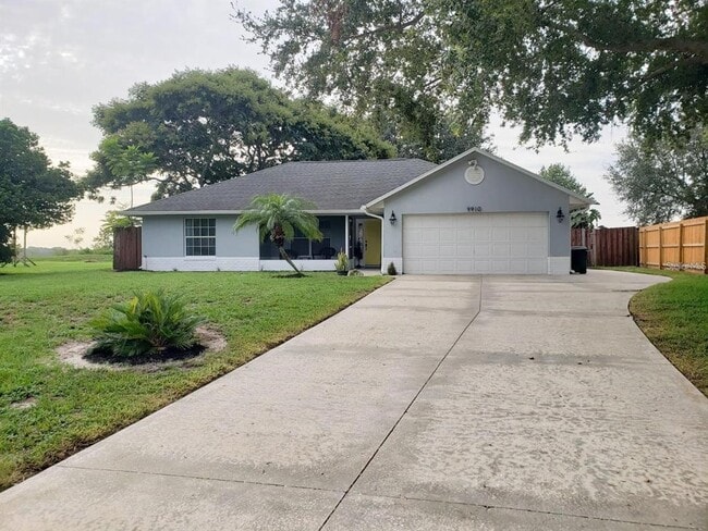 9910 Janette Ln in Clermont, FL - Building Photo - Building Photo