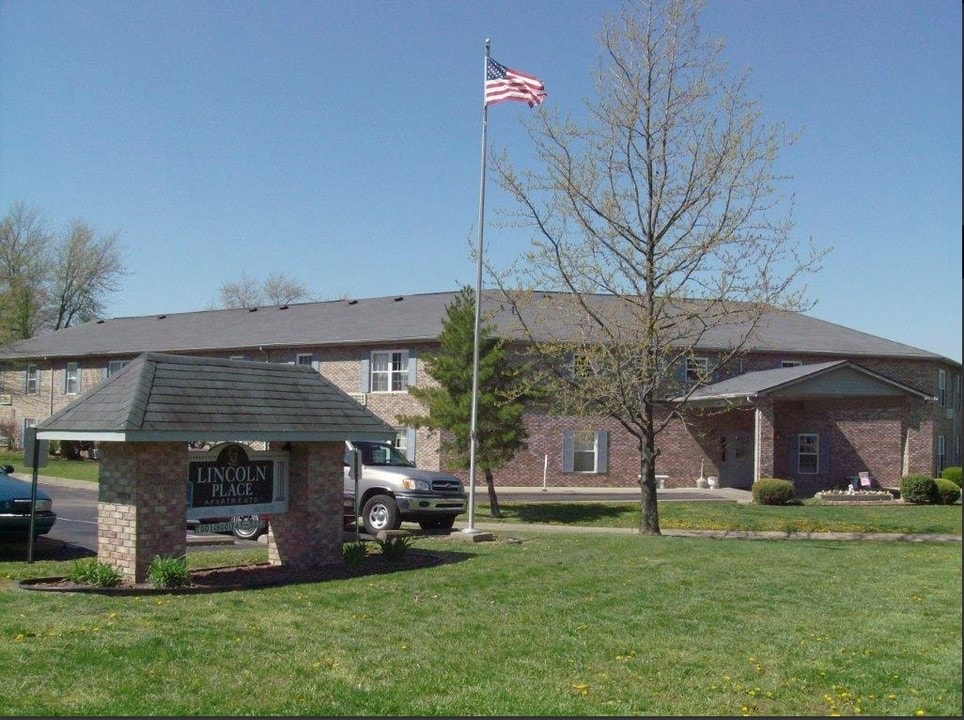 Lincoln Place of Boonville in Boonville, IN - Building Photo