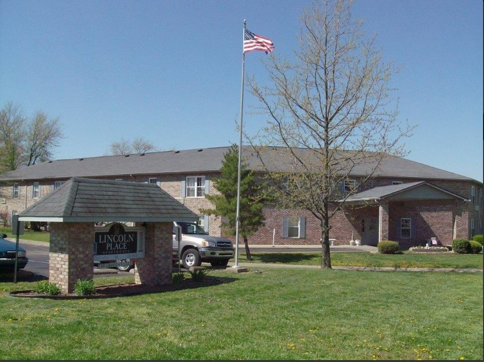 Lincoln Place of Boonville in Boonville, IN - Foto de edificio