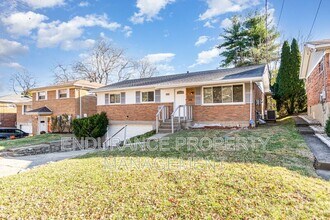 7884 Greenland Pl in Cincinnati, OH - Foto de edificio - Building Photo