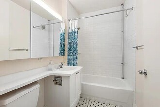 88 Greenwich St in New York, NY - Building Photo - Building Photo
