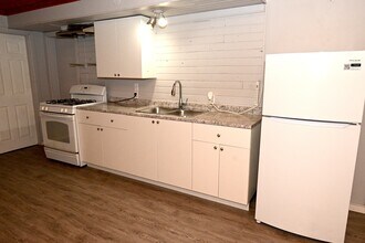 1863 Juniper St in Prince George, BC - Building Photo - Building Photo
