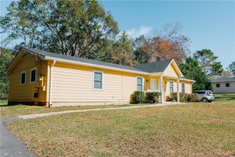 8886 Maple St in Semmes, AL - Building Photo - Building Photo