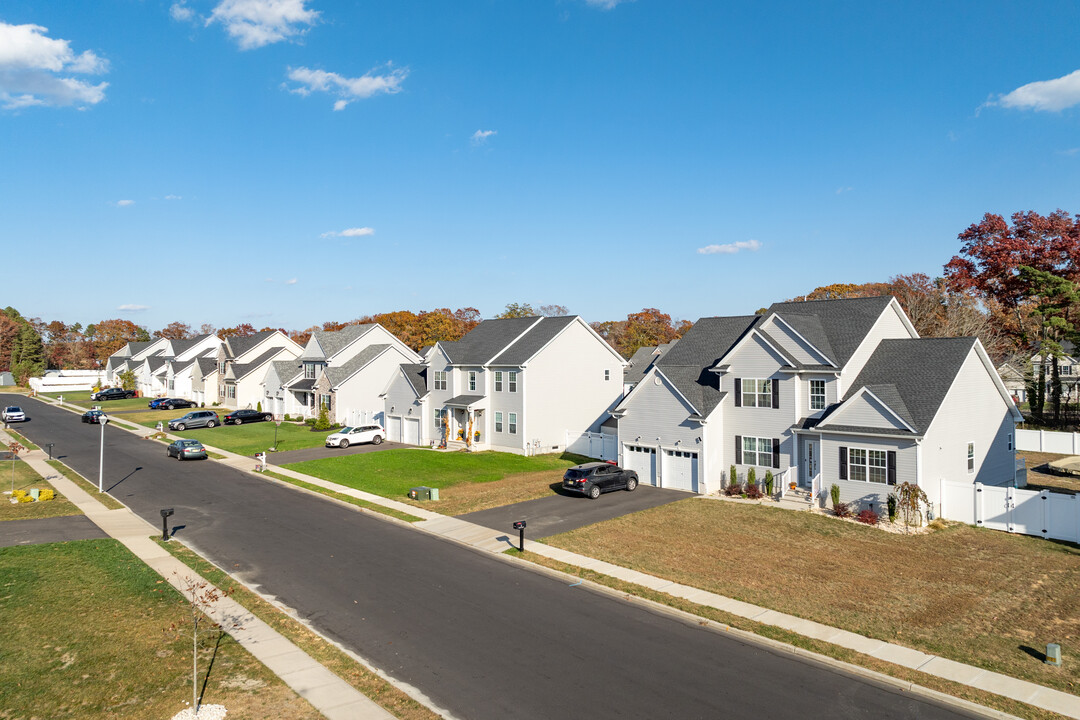 Whispering Pines in Bayville, NJ - Building Photo