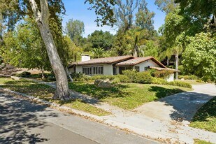 118 Coronada Cir in Santa Barbara, CA - Building Photo