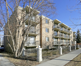 1420 Memorial Dr NW in Calgary, AB - Building Photo - Building Photo