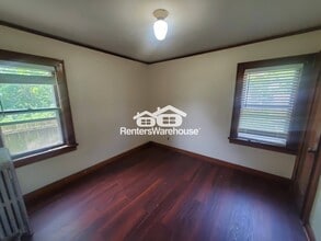 502 W Oakland Ave in Port Washington, WI - Building Photo - Building Photo