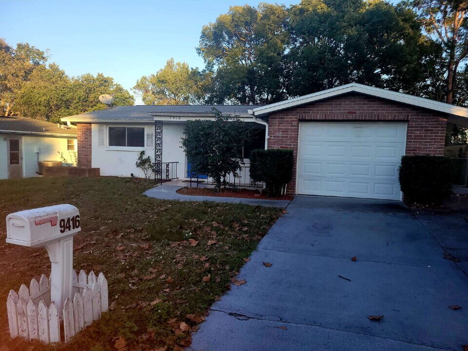 9416 Rainbow Ln in Port Richey, FL - Building Photo