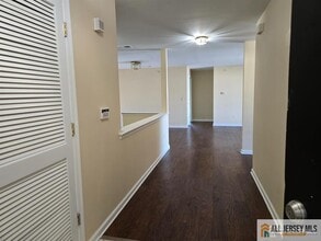 1338 Fernwood Ct in New Brunswick, NJ - Building Photo - Building Photo