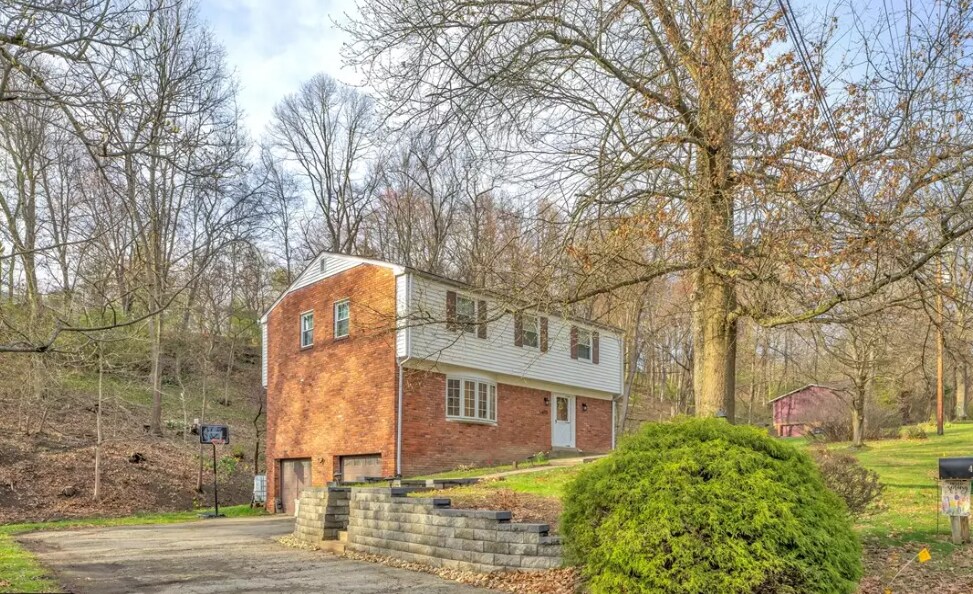 4974 Longview Ct in Murrysville, PA - Foto de edificio