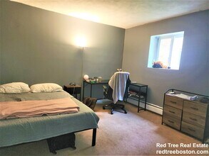 35 Westgate Rd, Unit 3 in Boston College, MA - Building Photo - Building Photo