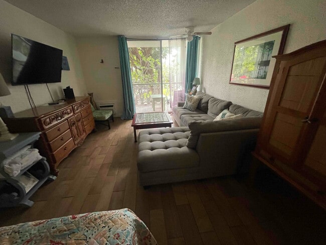 75-5776-5776 Kuakini Hwy in Kailua Kona, HI - Building Photo - Building Photo