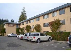 The Trianon Apartments in Burien, WA - Building Photo - Building Photo