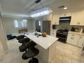 9767 Comanche Ave in Chatsworth, CA - Building Photo - Building Photo