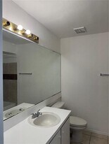 1924 Lake Atriums Cir in Orlando, FL - Building Photo