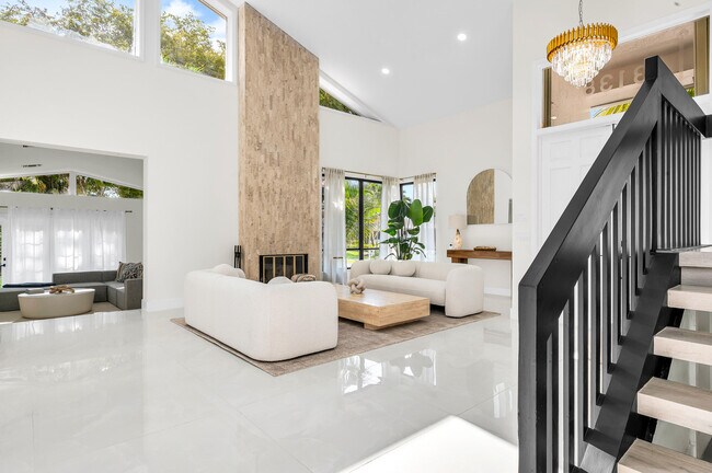property at 3138 Lakeview Dr