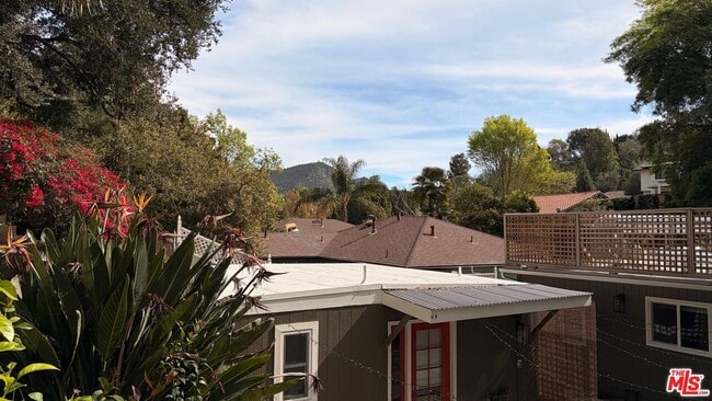 property at 3823 Broadlawn Dr