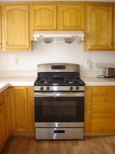 580 W Main St in Alhambra, CA - Building Photo - Building Photo