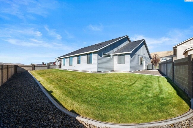 3923 Highview St in Richland, WA - Building Photo - Building Photo