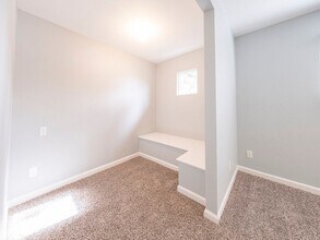 6001 Cameron Rd in Austin, TX - Building Photo - Building Photo