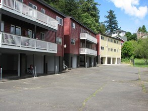 Alameda Apartments in Astoria, OR - Building Photo - Other