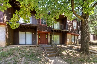 Colony in Louisville, KY - Building Photo