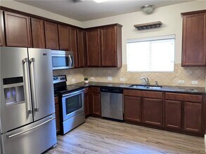 2001 Faro Dr in Austin, TX - Building Photo - Building Photo